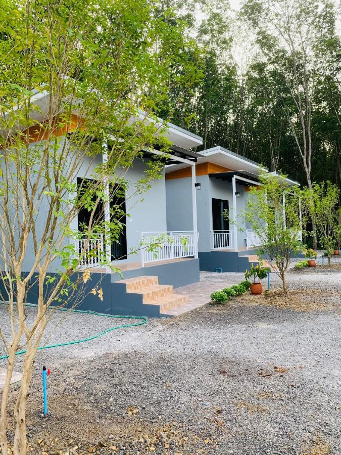 Suanvadee Resort สวนวดี รีสอร์ท Don Sak Exterior foto
