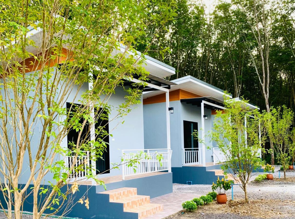 Suanvadee Resort สวนวดี รีสอร์ท Don Sak Exterior foto