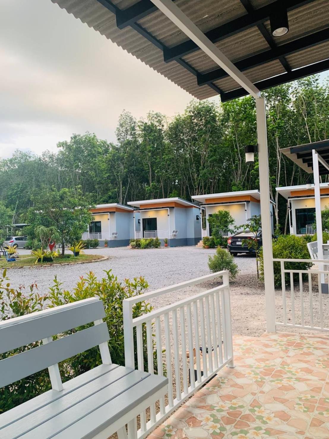 Suanvadee Resort สวนวดี รีสอร์ท Don Sak Exterior foto
